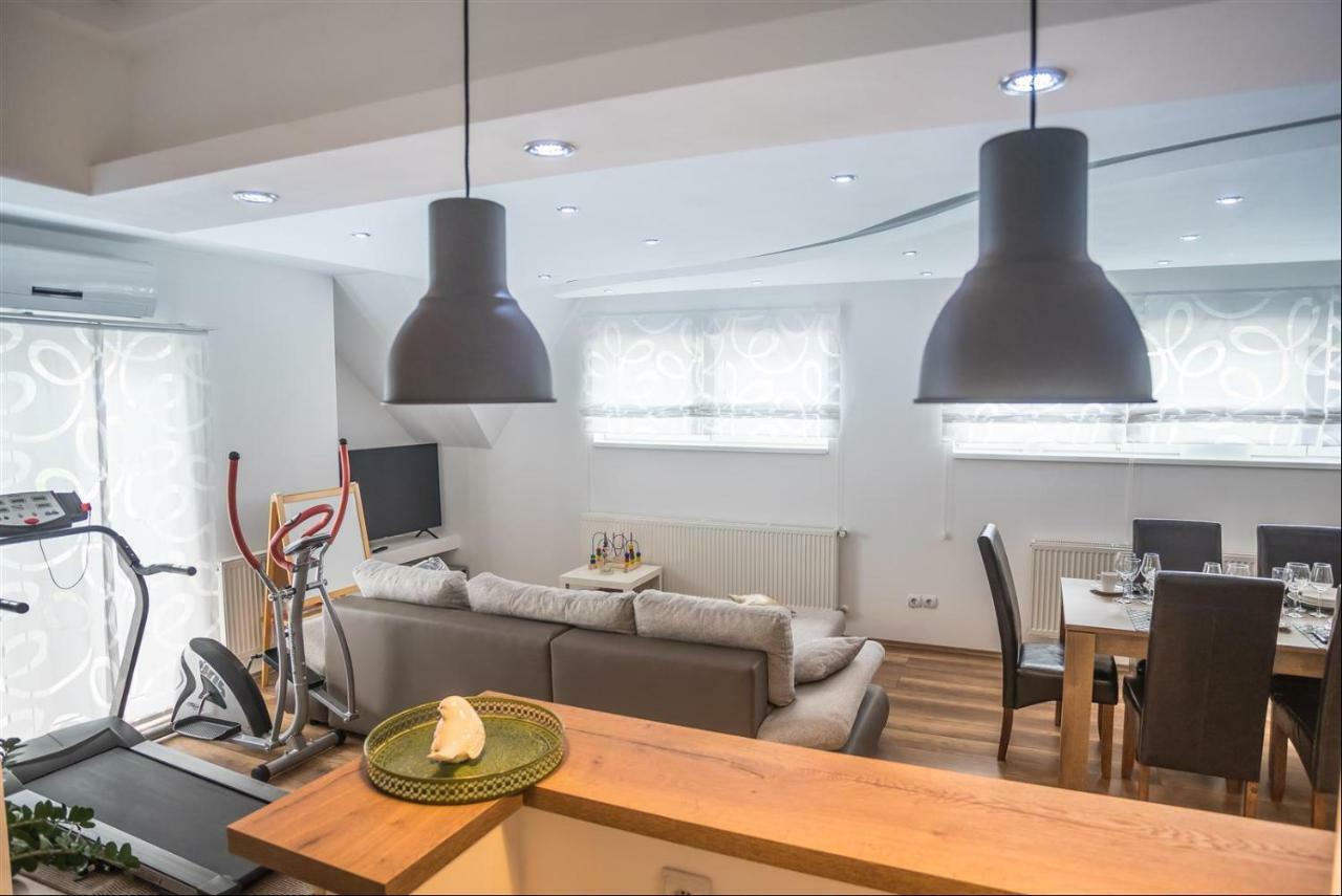 Apartman Hubertus 5* Vagovina Buitenkant foto